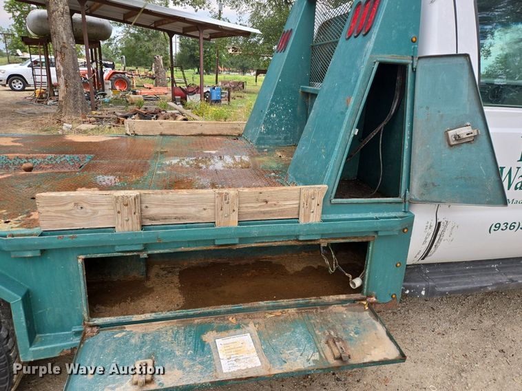 image for item EQ2501 2012 Ford F350 Super Duty XL flatbed pickup truck