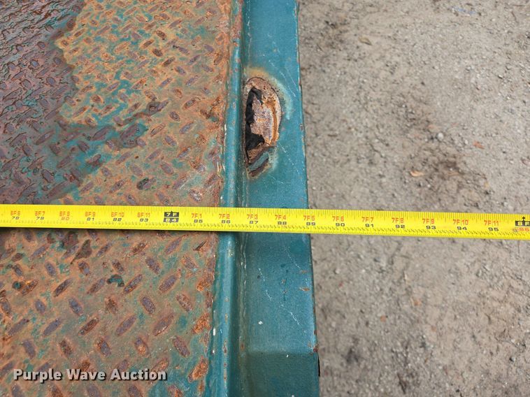 image for item EQ2501 2012 Ford F350 Super Duty XL flatbed pickup truck