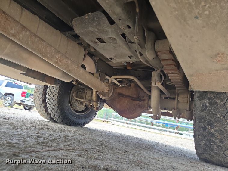 image for item EQ2501 2012 Ford F350 Super Duty XL flatbed pickup truck