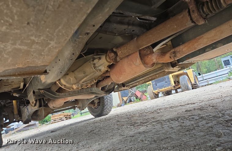 image for item EQ2501 2012 Ford F350 Super Duty XL flatbed pickup truck