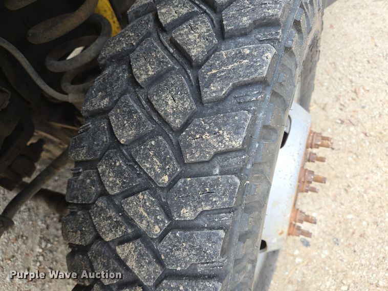 image for item EQ2501 2012 Ford F350 Super Duty XL flatbed pickup truck