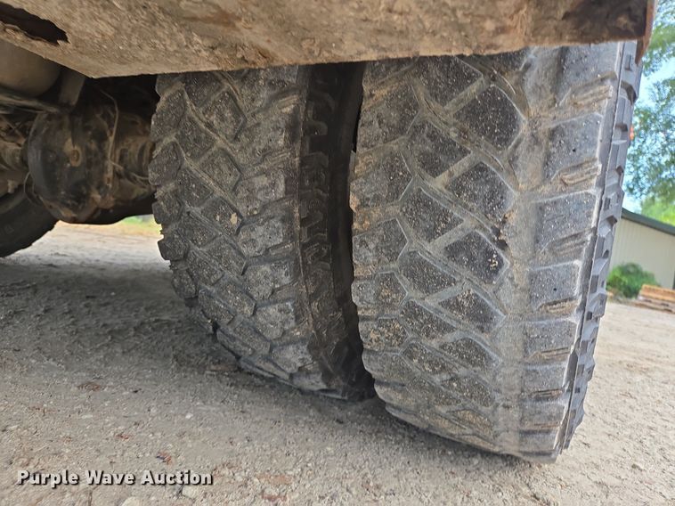 image for item EQ2501 2012 Ford F350 Super Duty XL flatbed pickup truck