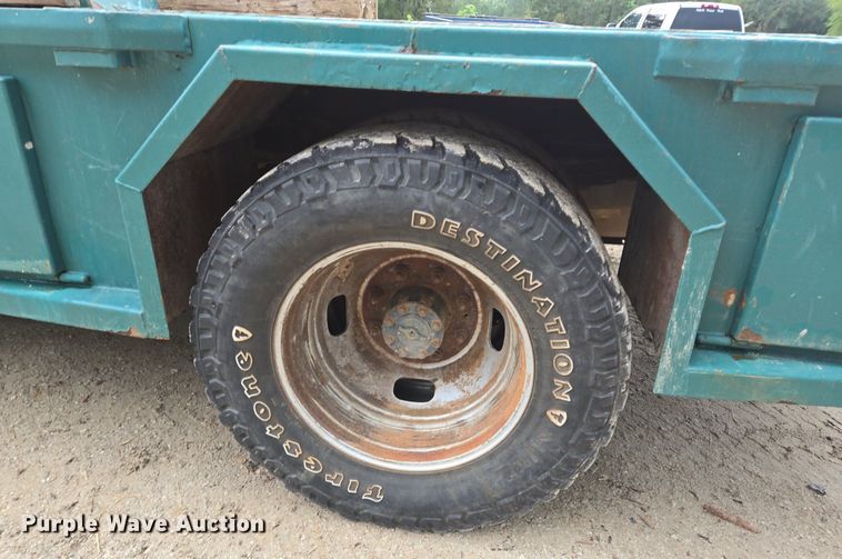 image for item EQ2501 2012 Ford F350 Super Duty XL flatbed pickup truck