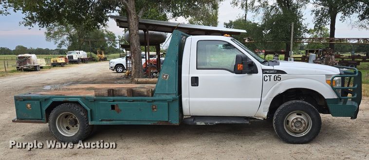 image for item EQ2503 2012 Ford F350 Super Duty XL flatbed pickup truck