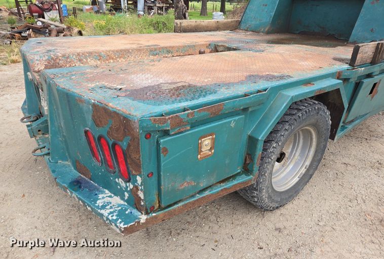 image for item EQ2503 2012 Ford F350 Super Duty XL flatbed pickup truck