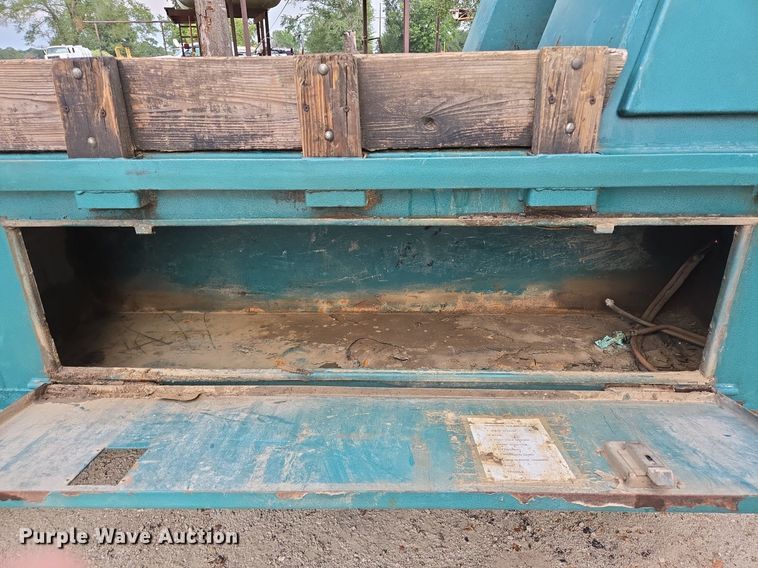 image for item EQ2503 2012 Ford F350 Super Duty XL flatbed pickup truck