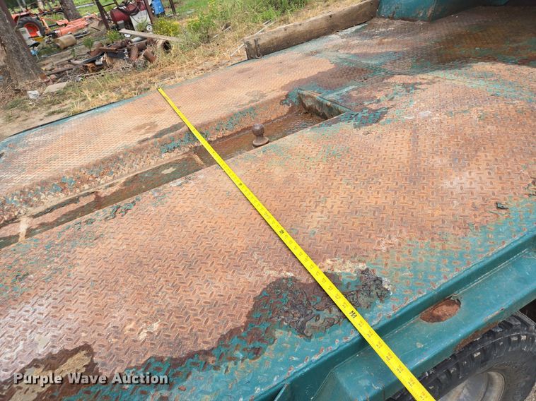 image for item EQ2503 2012 Ford F350 Super Duty XL flatbed pickup truck