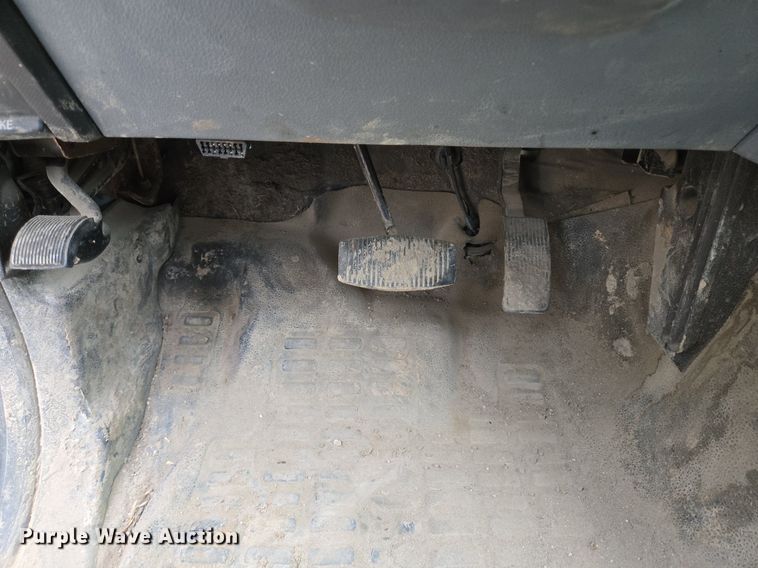 image for item EQ2503 2012 Ford F350 Super Duty XL flatbed pickup truck