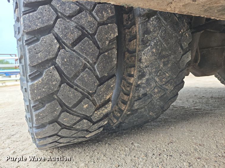 image for item EQ2503 2012 Ford F350 Super Duty XL flatbed pickup truck