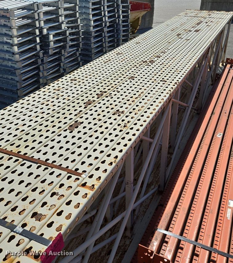 image for item EQ3516 Teardrop pallet racking 