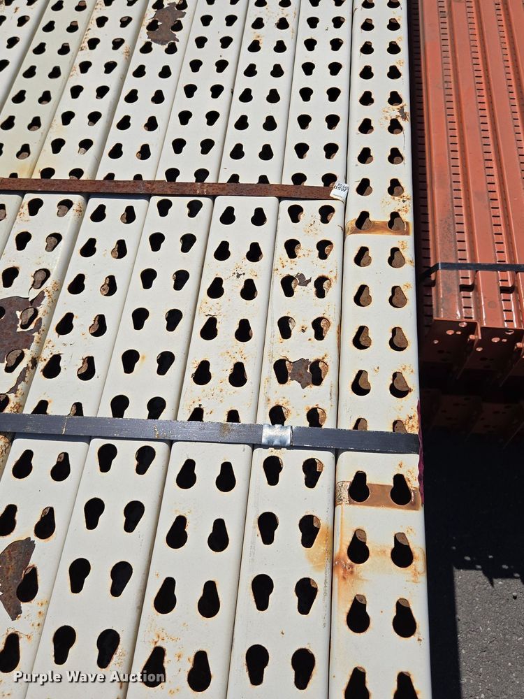 image for item EQ3516 Teardrop pallet racking 