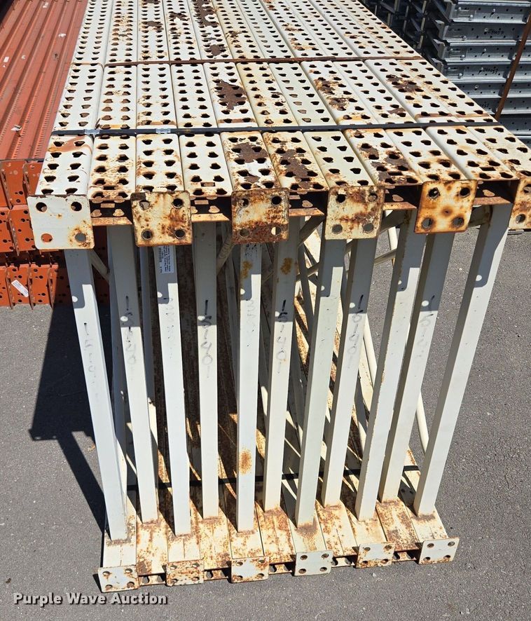 image for item EQ3516 Teardrop pallet racking 