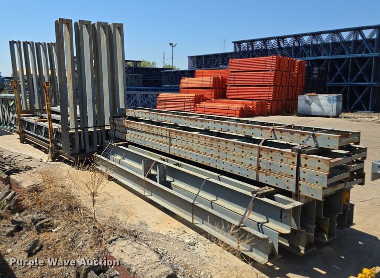 image for item EQ3517 Cantilever  pallet racking 