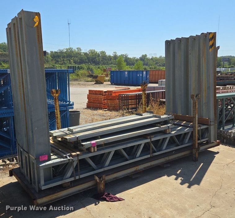 image for item EQ3517 Cantilever  pallet racking 