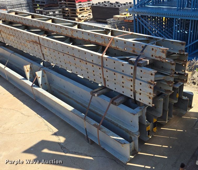 image for item EQ3517 Cantilever  pallet racking 