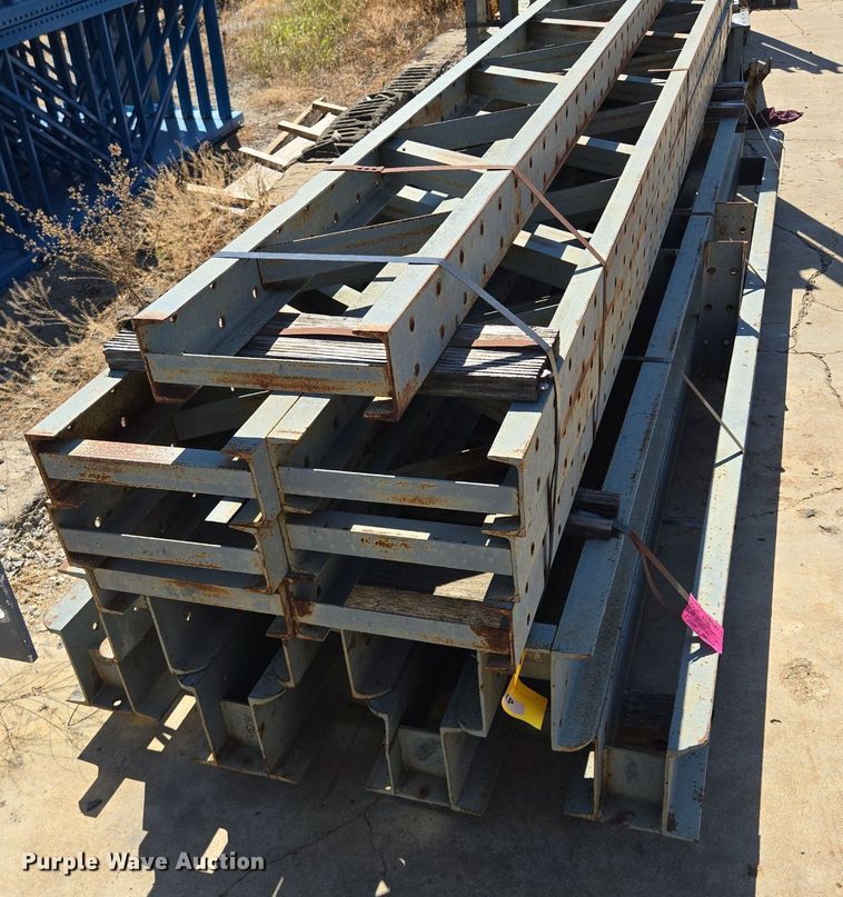 image for item EQ3517 Cantilever  pallet racking 