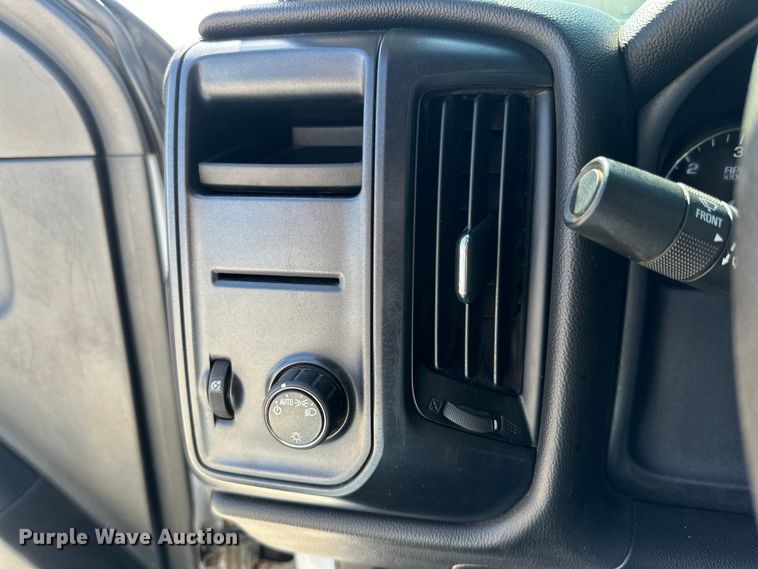 image for item IB9457 2015 Chevrolet  Silverado 3500HD utility / service truck