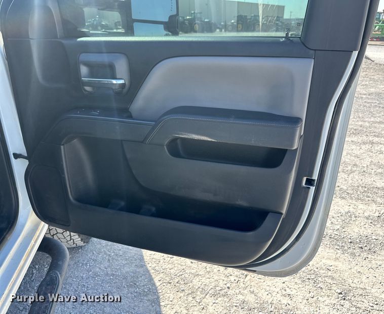 image for item IB9457 2015 Chevrolet  Silverado 3500HD utility / service truck