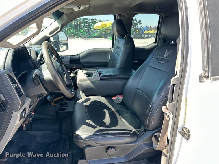 image for item IB9459 2019 Ford F550 Super Duty XL SuperCab utility / service truck