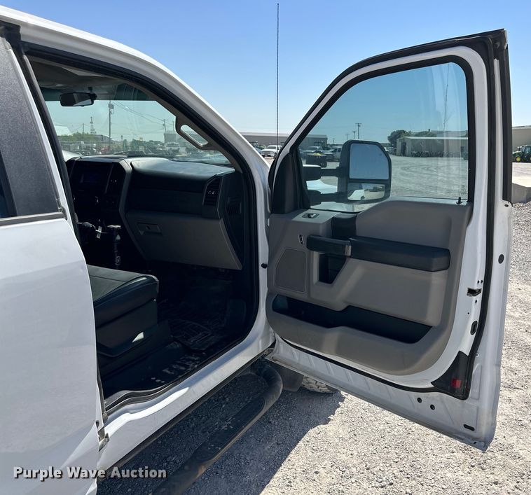 image for item IB9459 2019 Ford F550 Super Duty XL SuperCab utility / service truck