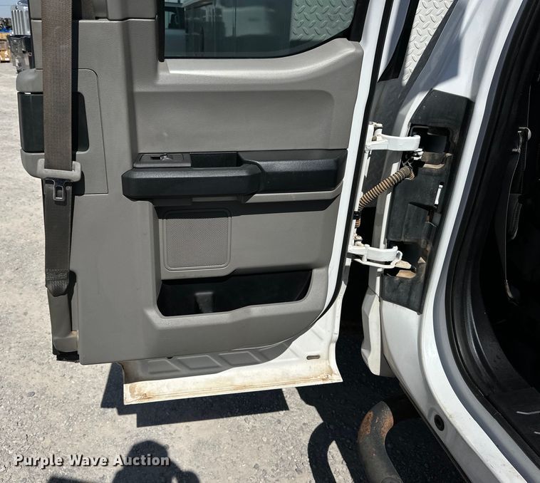 image for item IB9459 2019 Ford F550 Super Duty XL SuperCab utility / service truck