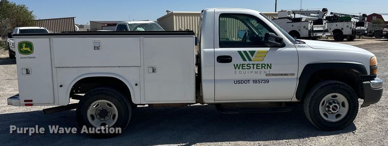 image for item IB9461 2007 GMC Sierra Classic 2500HD utility bed pickup truck