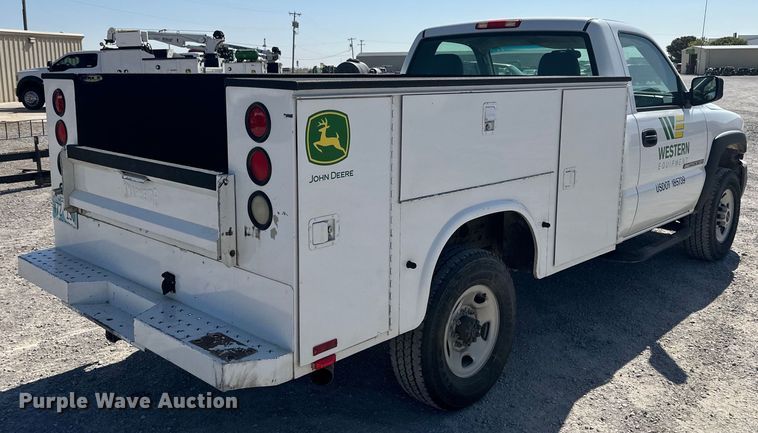 image for item IB9461 2007 GMC Sierra Classic 2500HD utility bed pickup truck