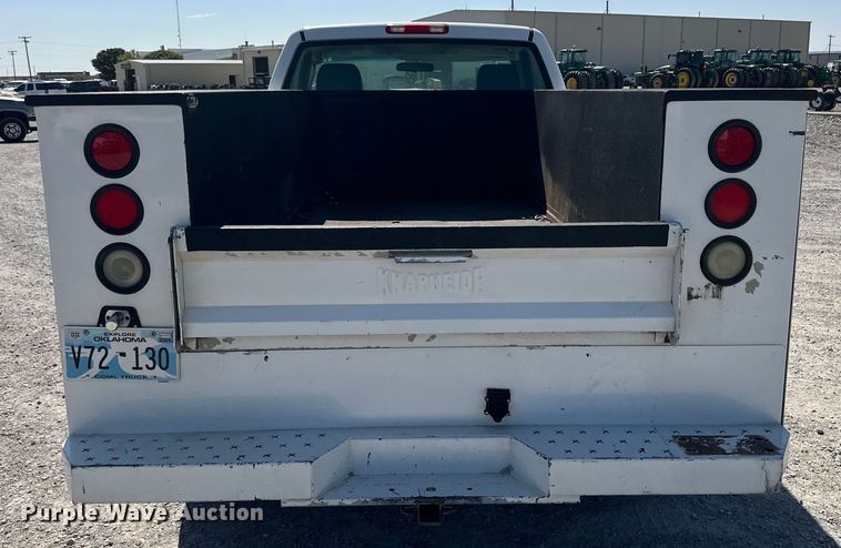 image for item IB9461 2007 GMC Sierra Classic 2500HD utility bed pickup truck