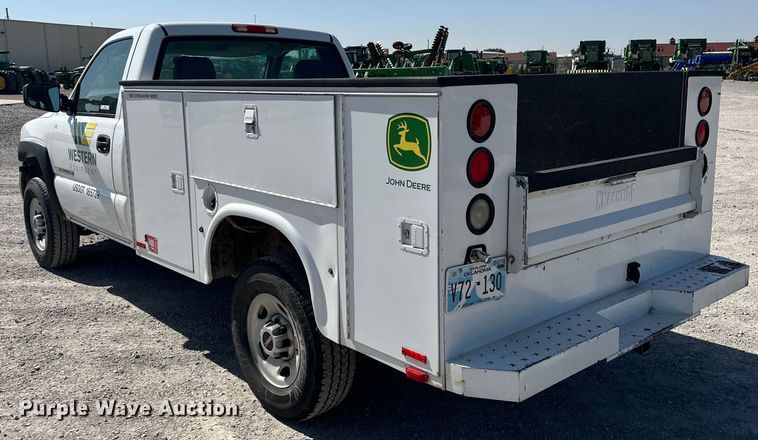 image for item IB9461 2007 GMC Sierra Classic 2500HD utility bed pickup truck