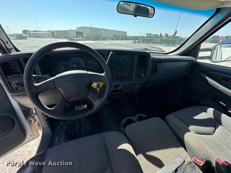 image for item IB9461 2007 GMC Sierra Classic 2500HD utility bed pickup truck