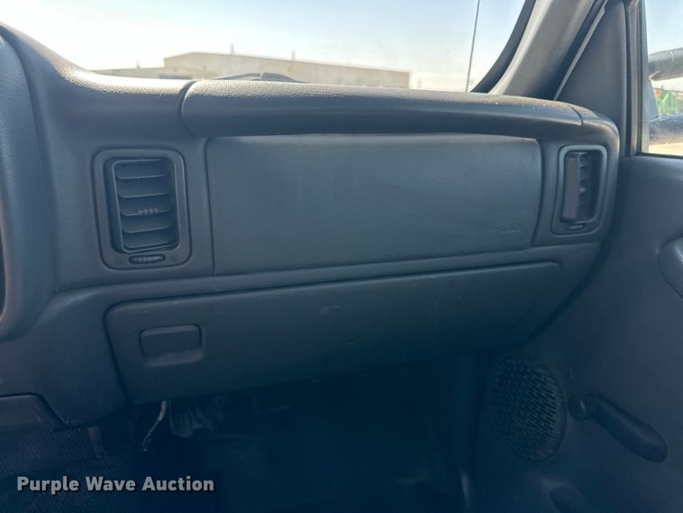 image for item IB9461 2007 GMC Sierra Classic 2500HD utility bed pickup truck