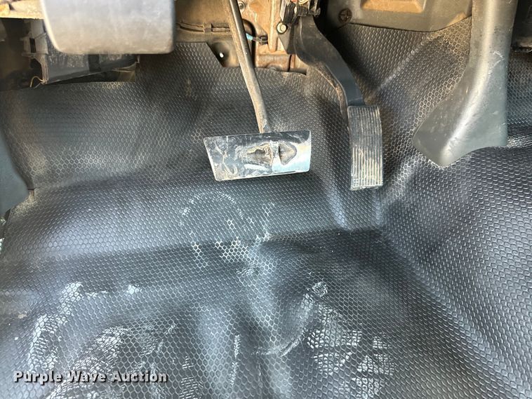 image for item IB9461 2007 GMC Sierra Classic 2500HD utility bed pickup truck