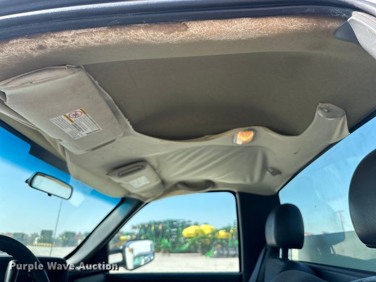 image for item IB9461 2007 GMC Sierra Classic 2500HD utility bed pickup truck