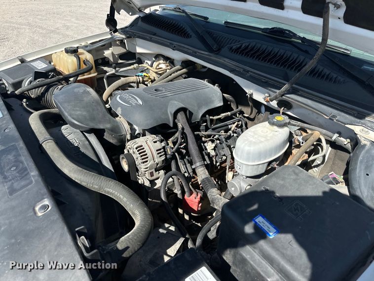 image for item IB9461 2007 GMC Sierra Classic 2500HD utility bed pickup truck