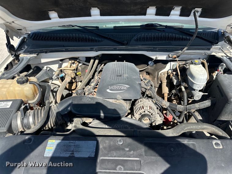 image for item IB9461 2007 GMC Sierra Classic 2500HD utility bed pickup truck