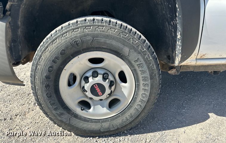 image for item IB9461 2007 GMC Sierra Classic 2500HD utility bed pickup truck