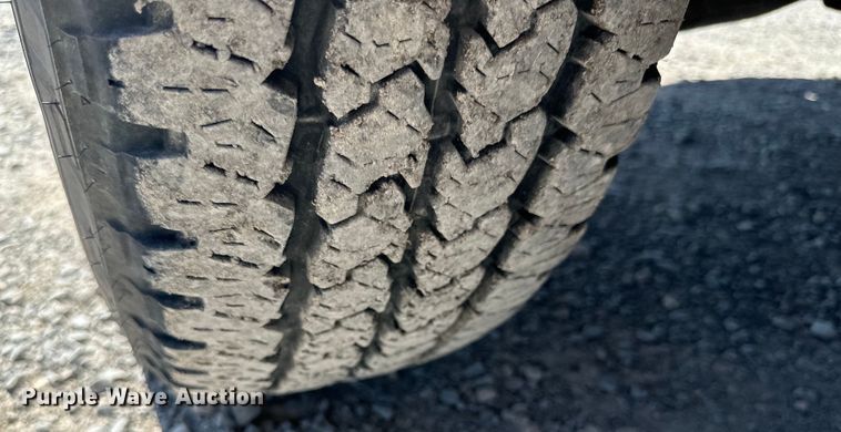 image for item IB9461 2007 GMC Sierra Classic 2500HD utility bed pickup truck