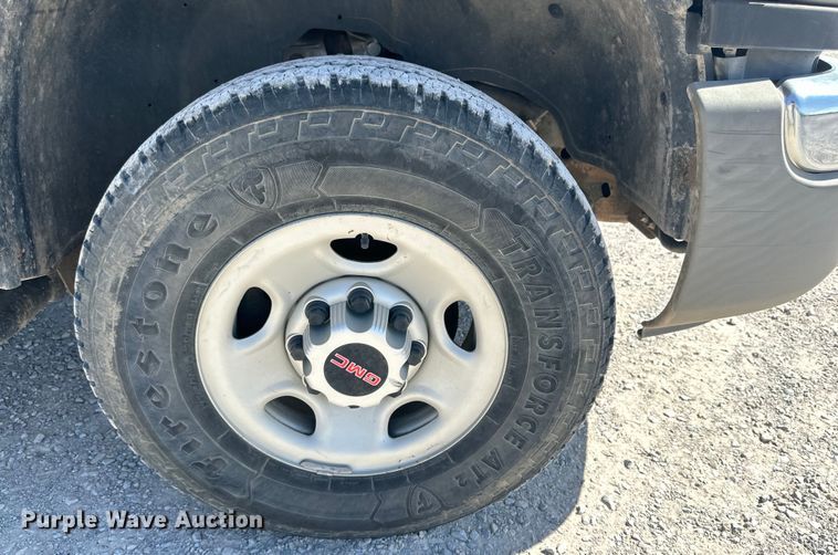 image for item IB9461 2007 GMC Sierra Classic 2500HD utility bed pickup truck