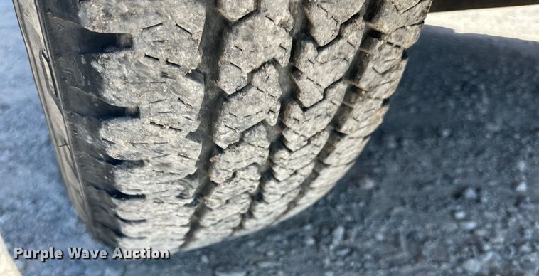 image for item IB9461 2007 GMC Sierra Classic 2500HD utility bed pickup truck