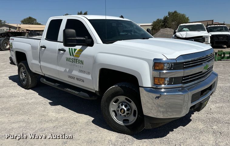 image for item IB9462 2015 Chevrolet Silverado 2500HD Double Cab pickup truck