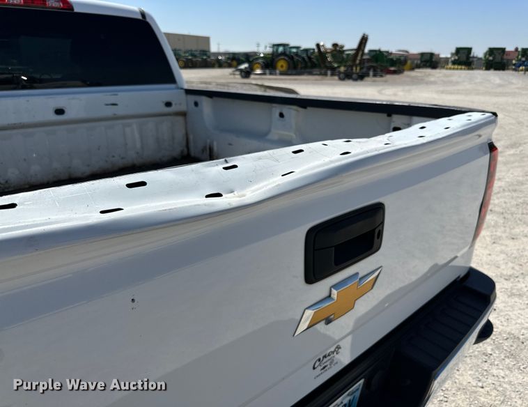 image for item IB9462 2015 Chevrolet Silverado 2500HD Double Cab pickup truck