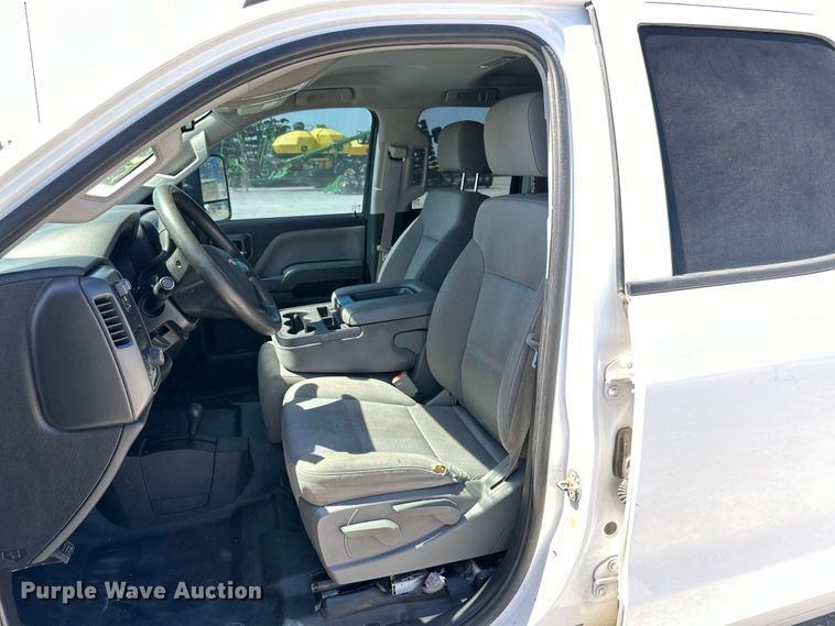 image for item IB9462 2015 Chevrolet Silverado 2500HD Double Cab pickup truck