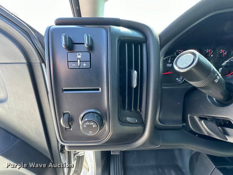 image for item IB9462 2015 Chevrolet Silverado 2500HD Double Cab pickup truck