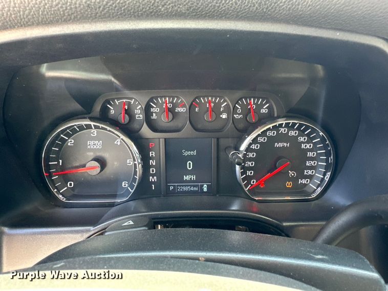 image for item IB9462 2015 Chevrolet Silverado 2500HD Double Cab pickup truck