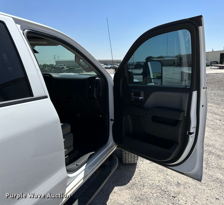 image for item IB9462 2015 Chevrolet Silverado 2500HD Double Cab pickup truck