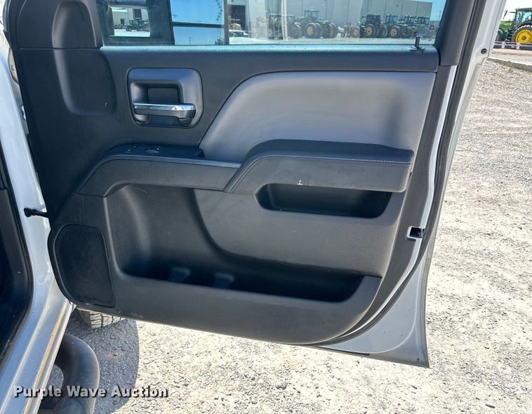 image for item IB9462 2015 Chevrolet Silverado 2500HD Double Cab pickup truck