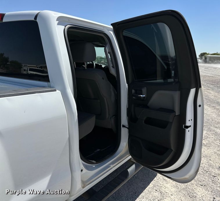 image for item IB9462 2015 Chevrolet Silverado 2500HD Double Cab pickup truck