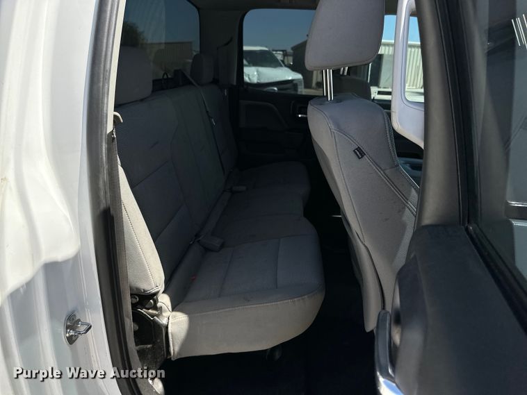 image for item IB9462 2015 Chevrolet Silverado 2500HD Double Cab pickup truck