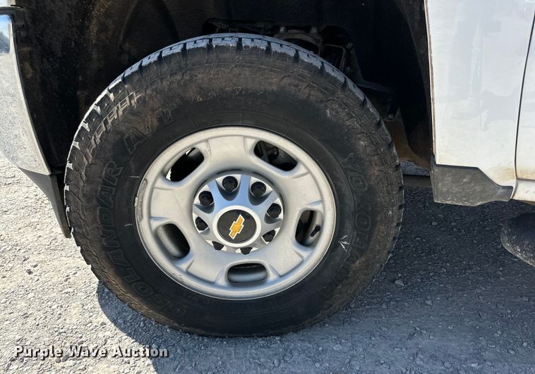 image for item IB9462 2015 Chevrolet Silverado 2500HD Double Cab pickup truck