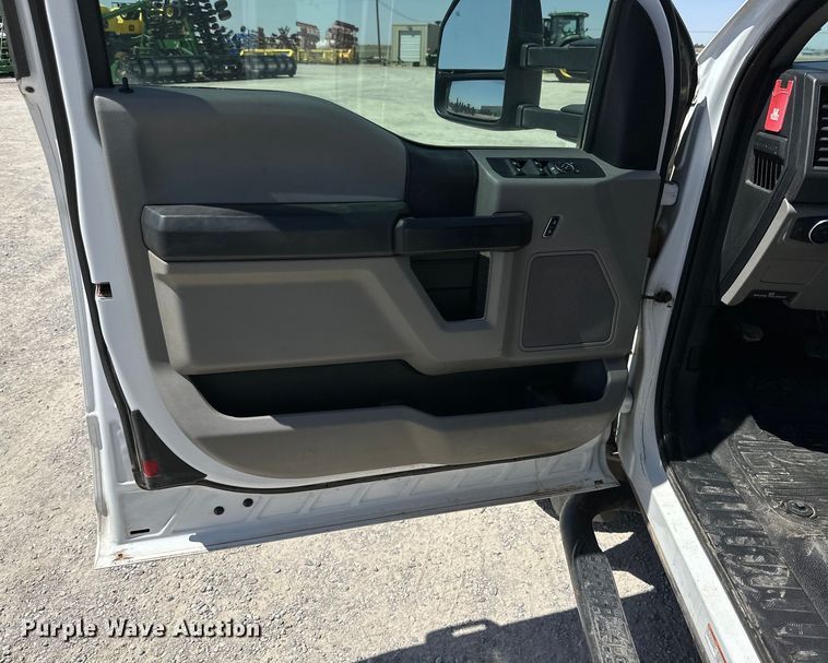 image for item IB9463 2019 Ford F550 Super Duty XL SuperCab utility / service truck